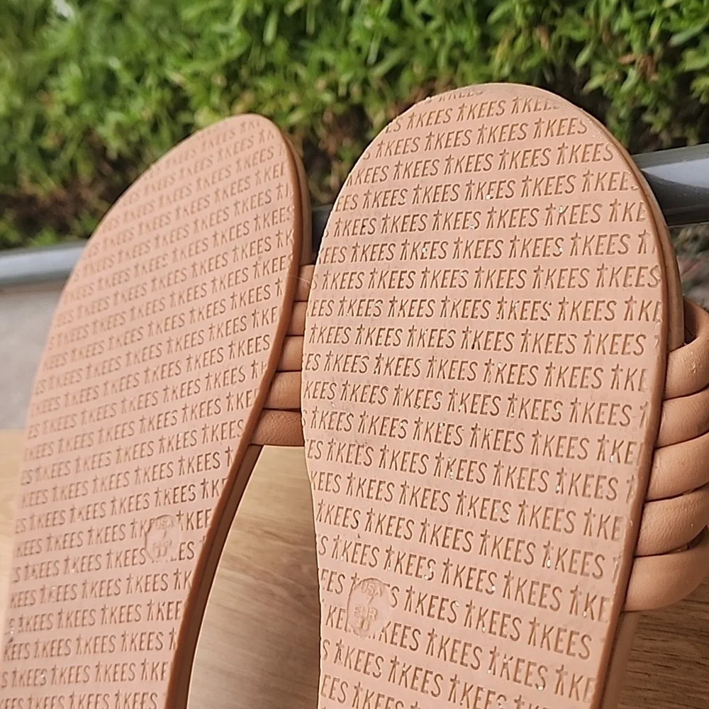 Tkees beige/tan slide Size 7 - Picture 8 of 10